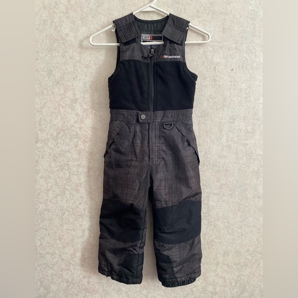 32 Degrees kids size 5 snowsuit - Picture 2 of 6